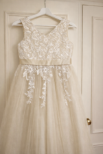 Vestido Laura – Vestido de Cerimónia Infantil em renda Personalizável - Image 2