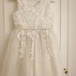 Vestido Laura – Vestido de Cerimónia Infantil em renda Personalizável
