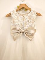 Vestido Margarida – Vestido de Cerimónia Infantil em Tule Personalizável - Image 3