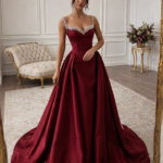 Vestido Helena – Vestido de Cerimónia Cetim com Pedraria