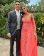 Vestido Ana Drapeado com Capa Fluida Personalizável - Image 3