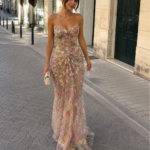 Vestido Laura – Vestido de Cerimónia Elegante em Seda com Bordados Florais