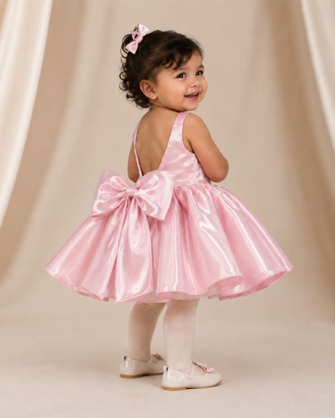1 Vestido Matilde – Vestido de Cerimónia Menina em Cetim com Laço nas Costas - Image 1